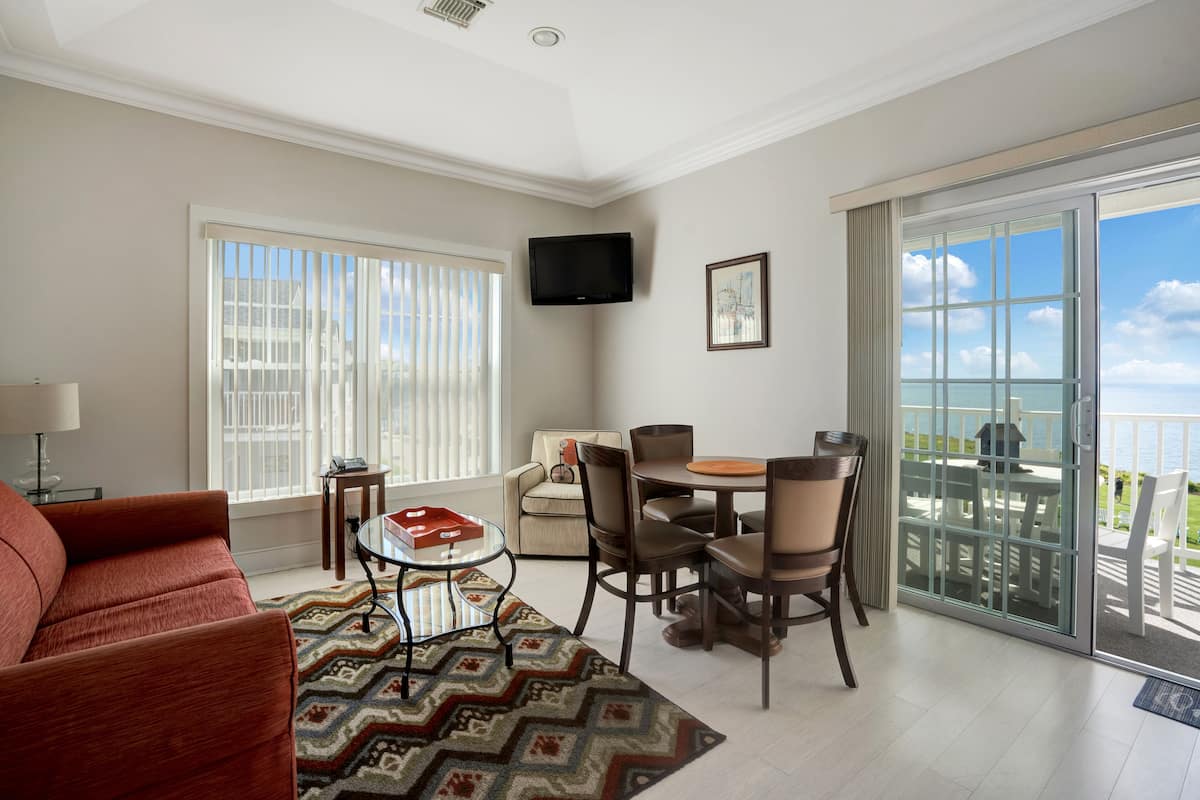 Condo | 2 bedrooms, iron/ironing board, free WiFi