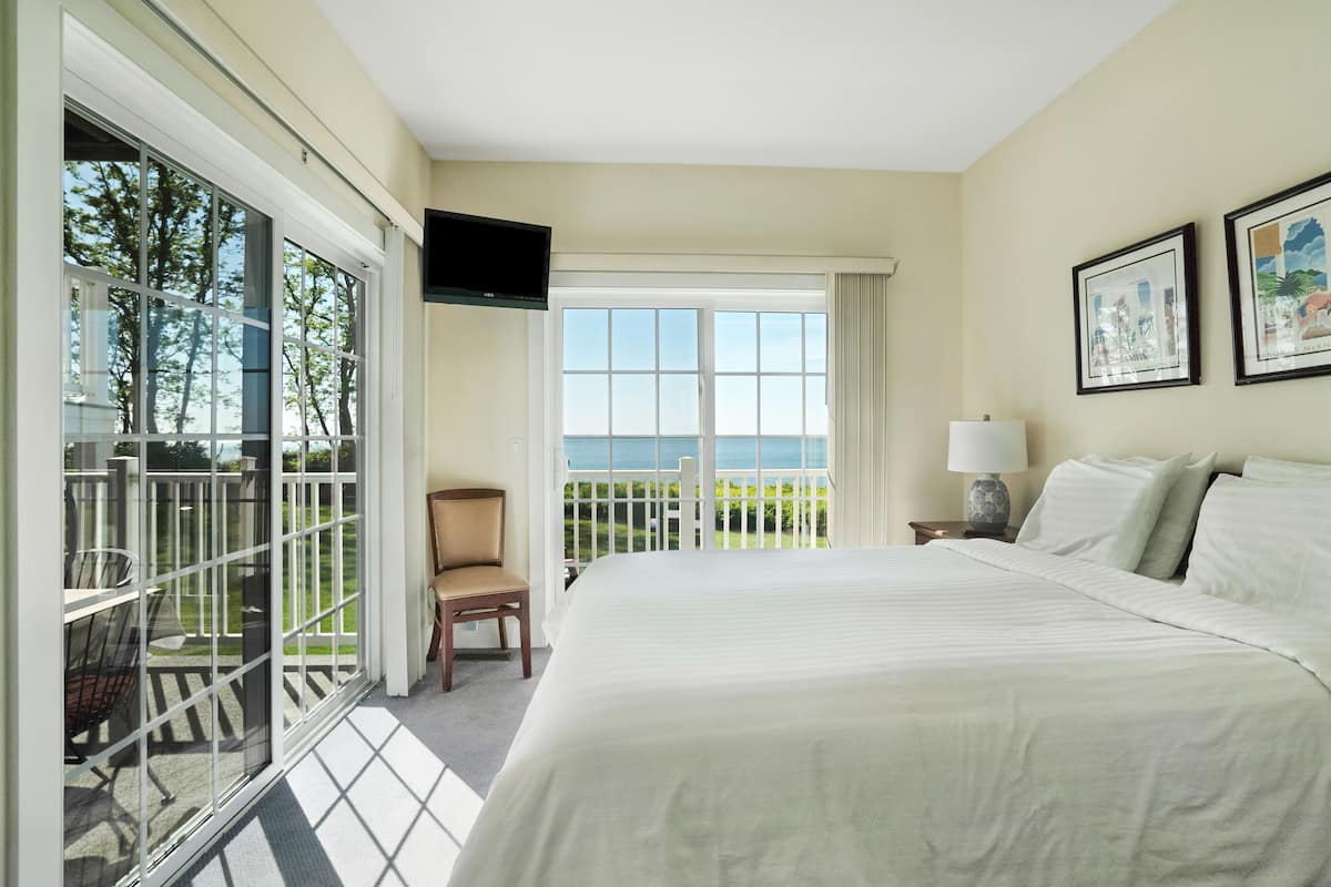 Condo | 2 bedrooms, iron/ironing board, free WiFi