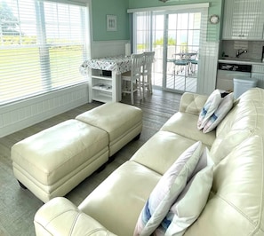 Condo | Living area | Flat-screen TV