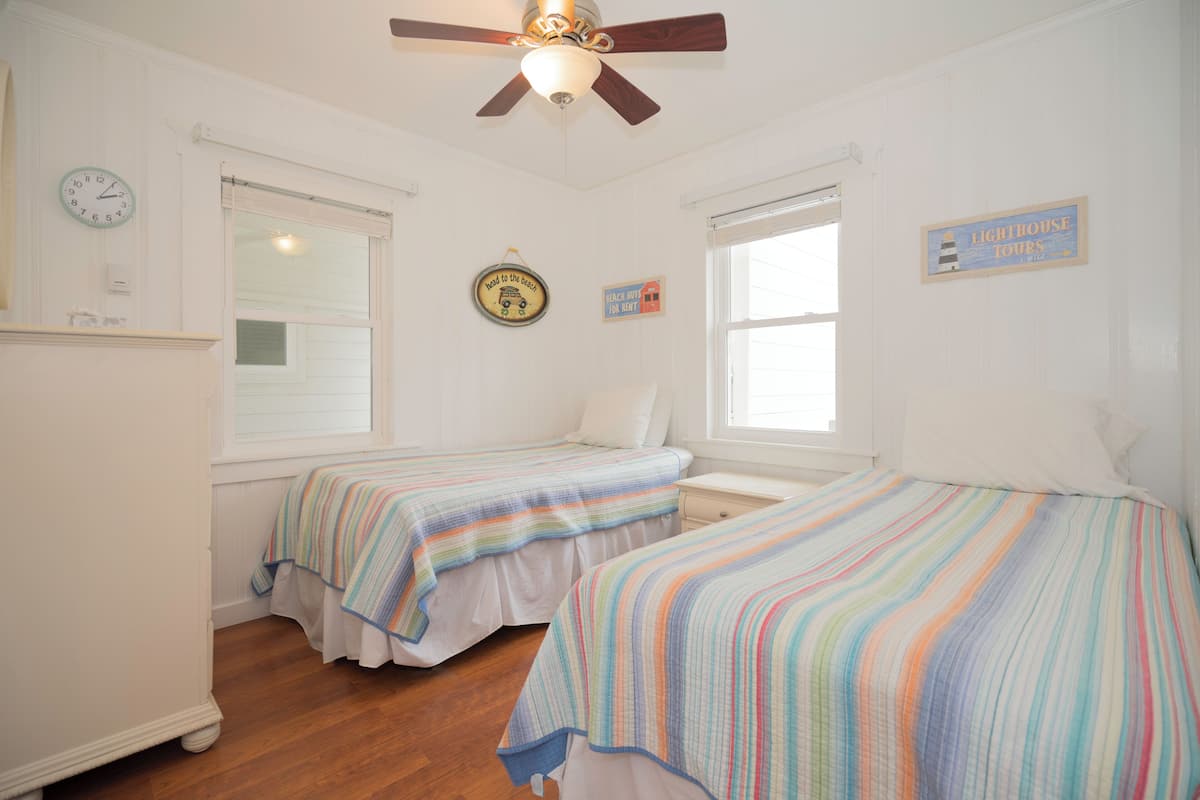 Premium Cottage, 2 Bedrooms, Poolside | Individually decorated, individually furnished, iron/ironing board