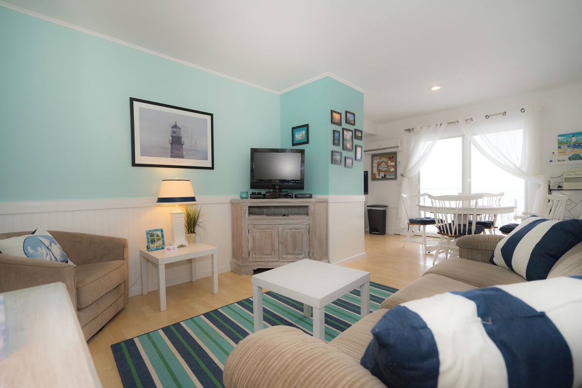 Standard Suite, 1 Bedroom | Iron/ironing board (on request), WiFi (free), individually decorated