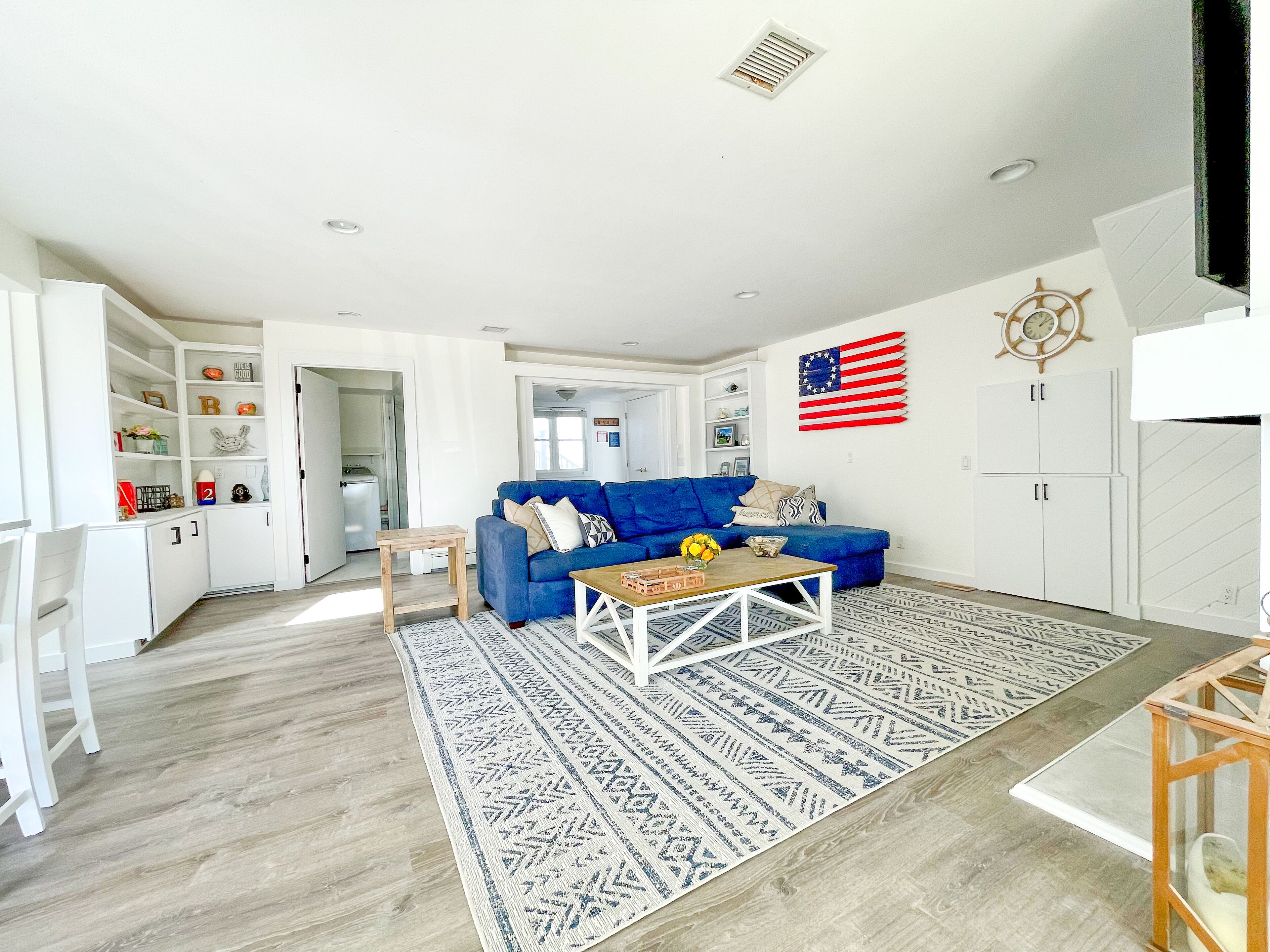 deluxe apartment, 2 bedrooms (waterfront) | individually decorated, individually furnished, iron/ironing board