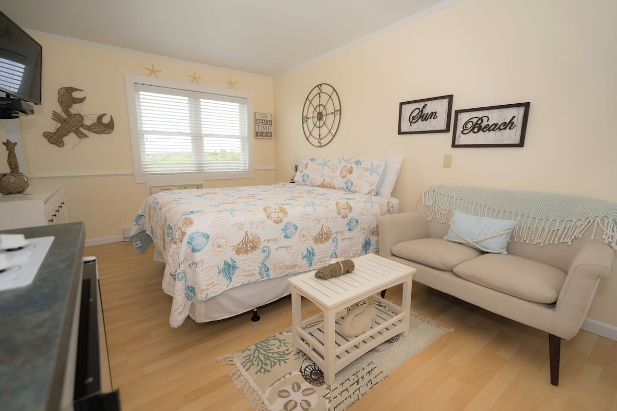 Standard Studio | Individually decorated, individually furnished, iron/ironing board