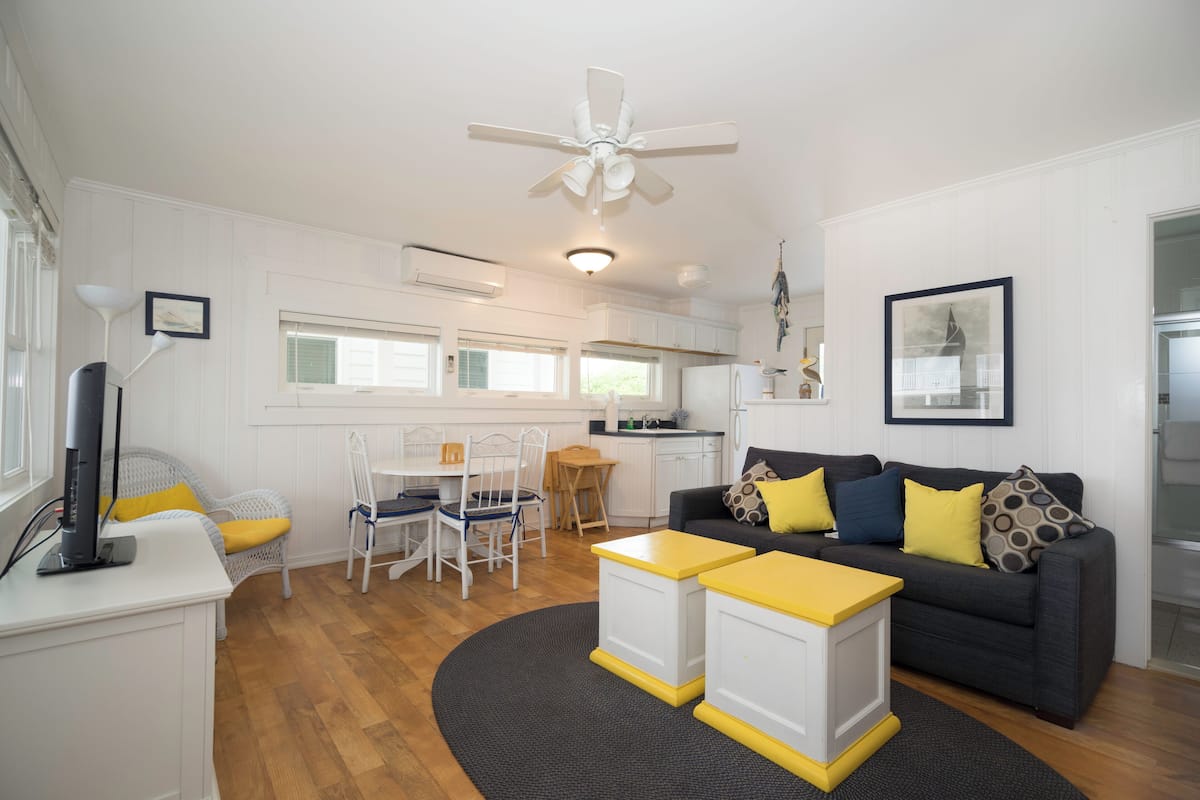 Standard Cottage, 2 Bedrooms | Living area | TV