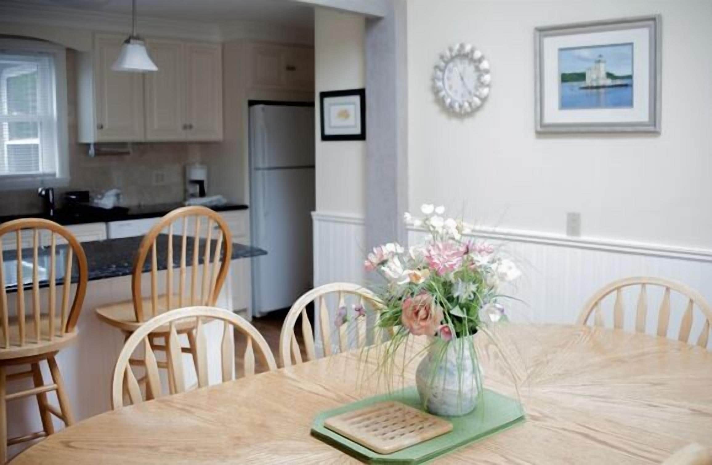 Room, 1 Queen Bed (INACTIVE) | In-room dining