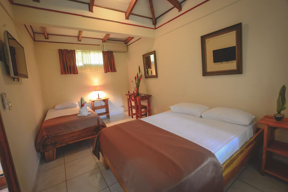 1 bedroom, desk, blackout curtains, free WiFi