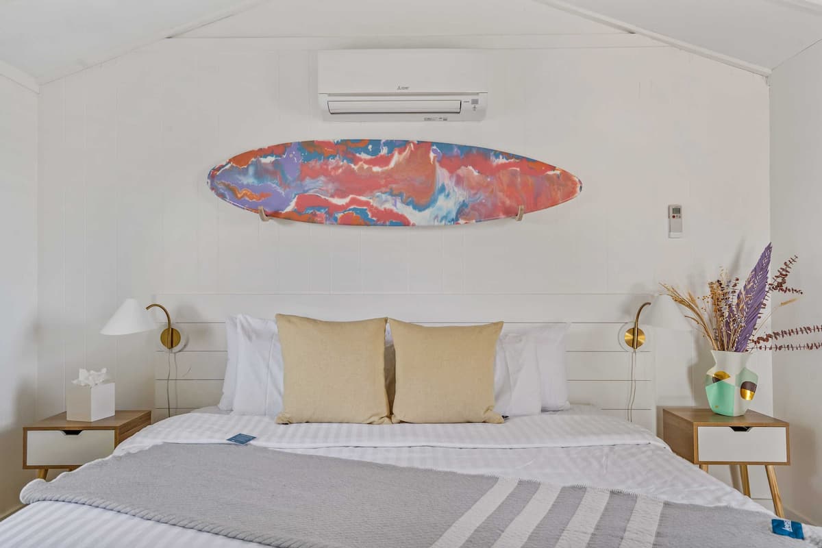 Premium-Ferienhaus, 1 King-Bett und Schlafsofa, Meerblick | Bettwäsche aus ägyptischer Baumwolle, hochwertige Bettwaren