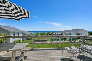 Premium-Ferienhaus, 1 King-Bett und Schlafsofa, Meerblick | Terrasse/Patio