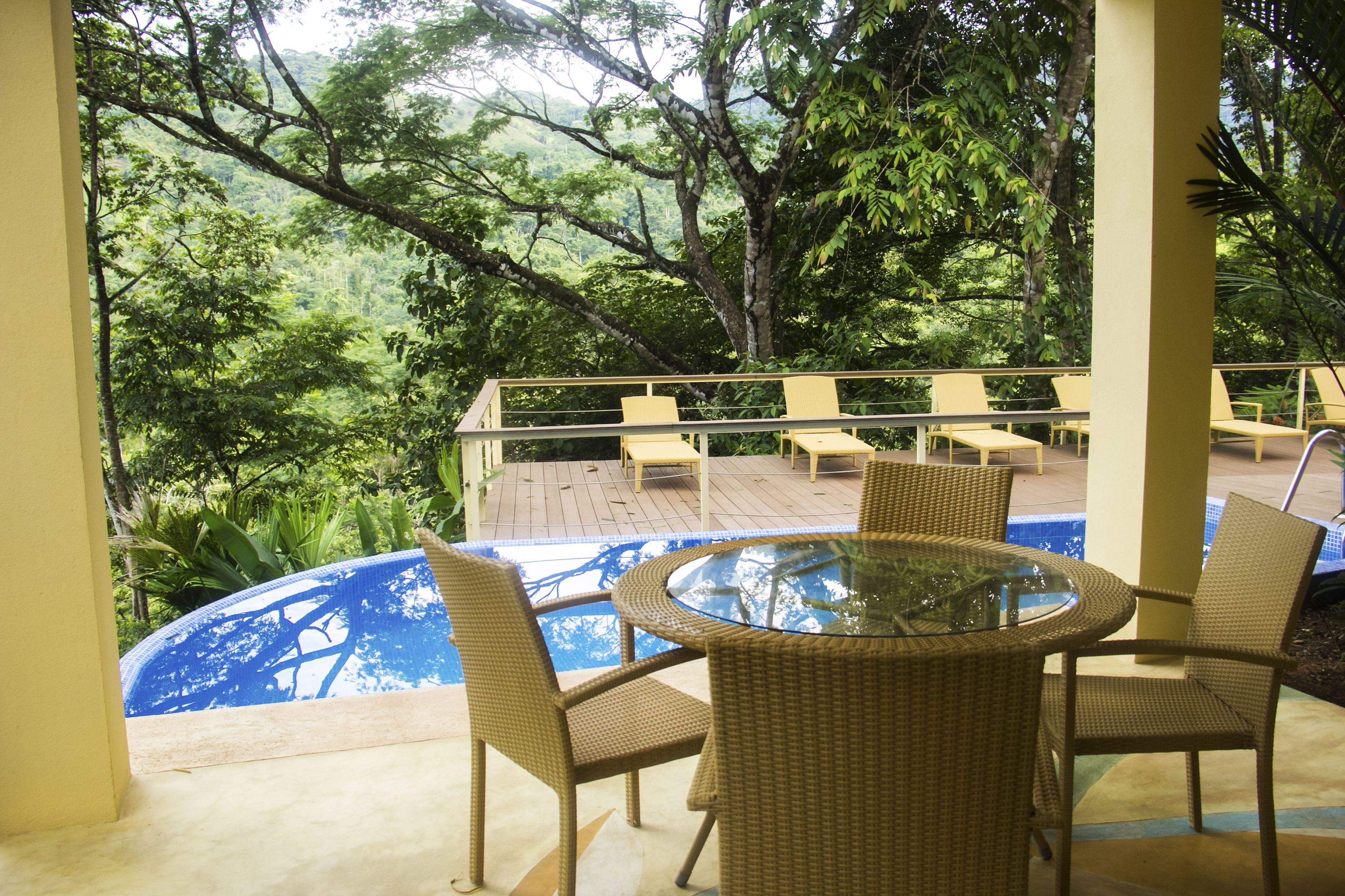 Comfort House, 3 Bedrooms, Partial Ocean View, Poolside | Living room