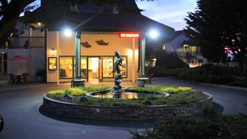 Vista frontal de la propiedad