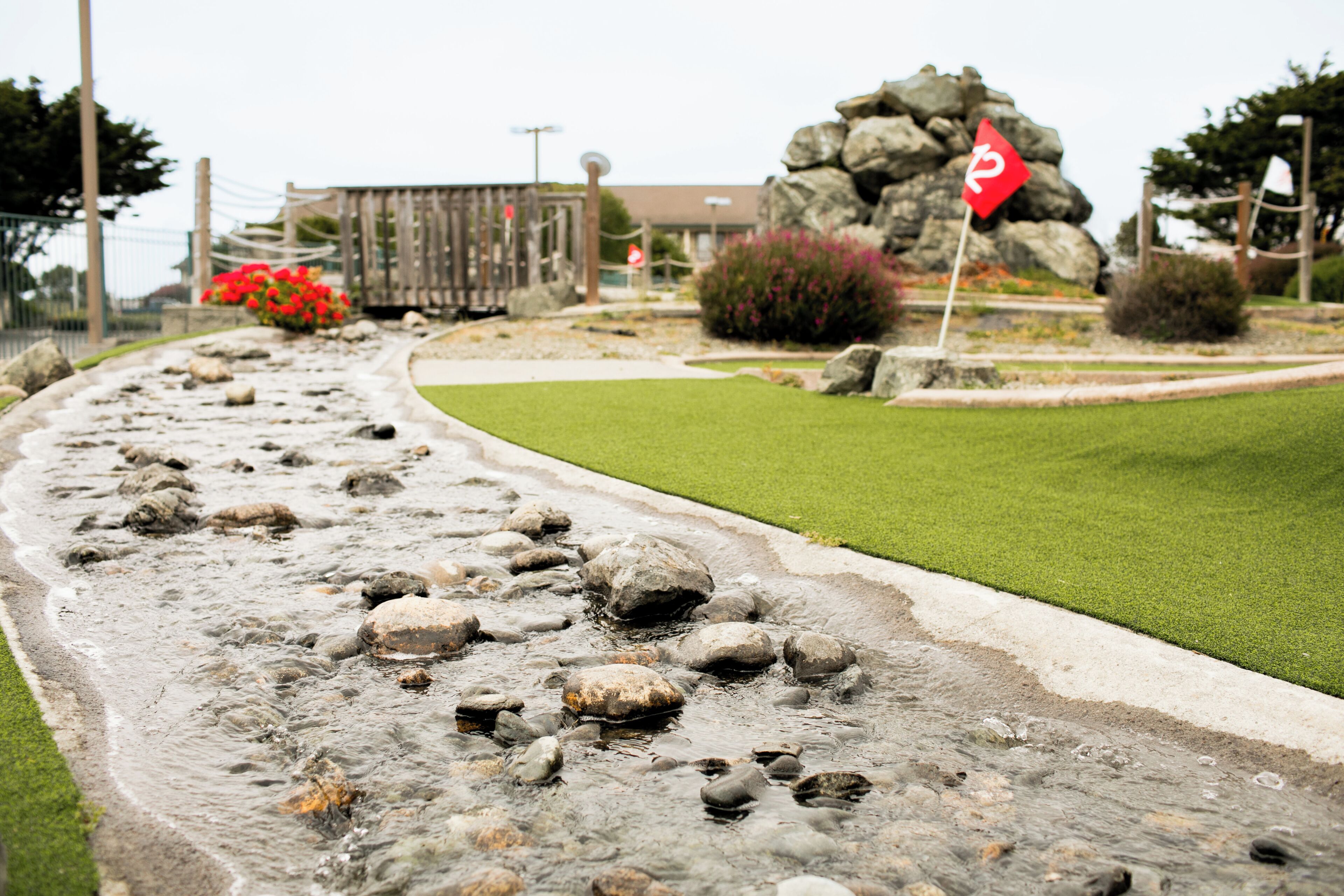 Mini-golf