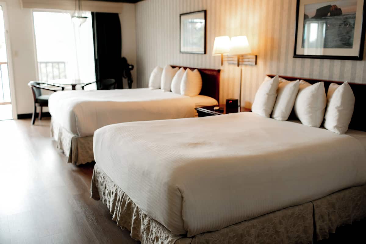 Quarto, 2 camas Queen, para não fumantes (No Pets) | Roupas de cama premium, camas com colchões pillow-top
