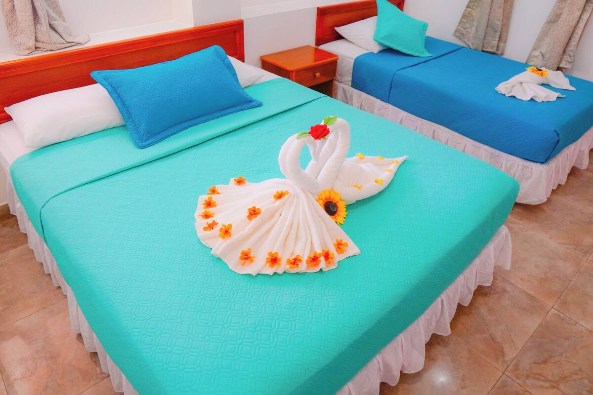 Chambre Double Supérieure, plusieurs chambres, salle de bains privée | Literie de qualité supérieure, bureau, draps fournis