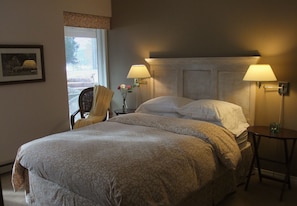 Swansea Room | Egyptian cotton sheets, premium bedding, soundproofing, free WiFi