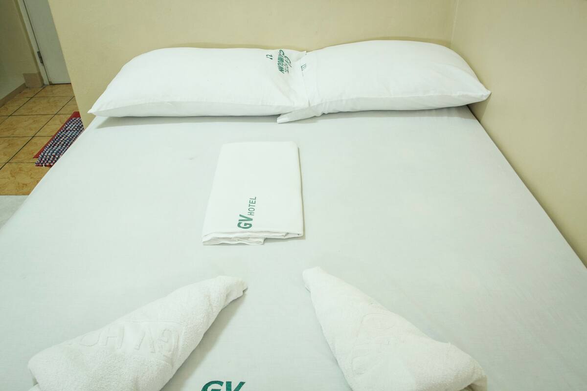 Desk, bed sheets