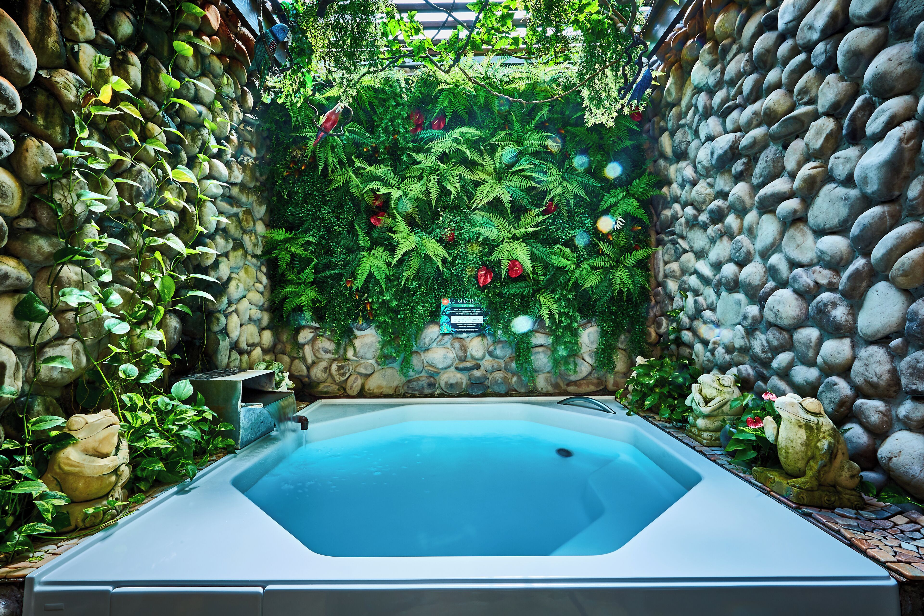 Indoor spa tub