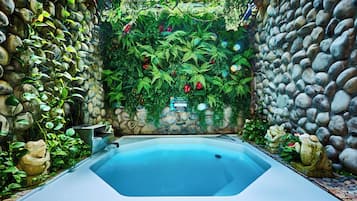 Indoor spa tub