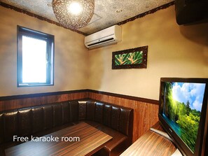 Karaoke room - Hotel Balian Resort Yokohama Kannai - Adults Only (Yokohama)