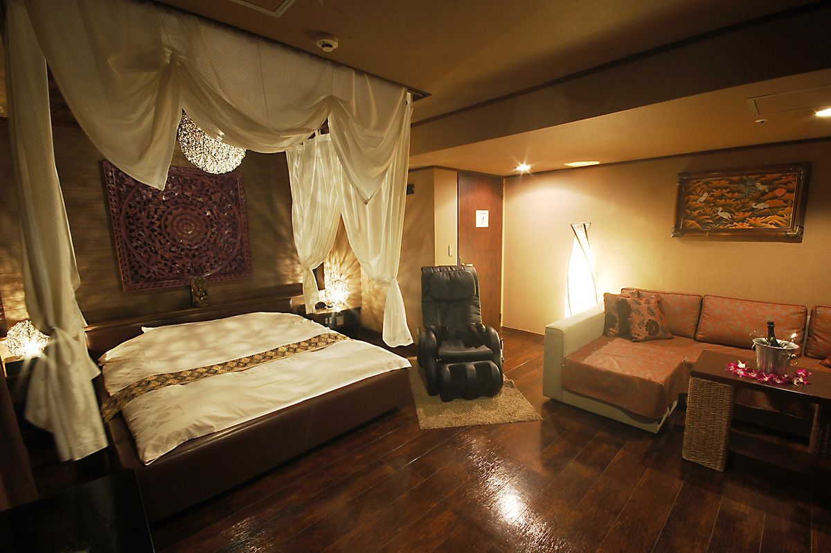 Premium bedding, blackout curtains, iron/ironing board