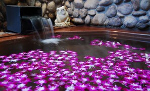 Bathtub spa outdoor