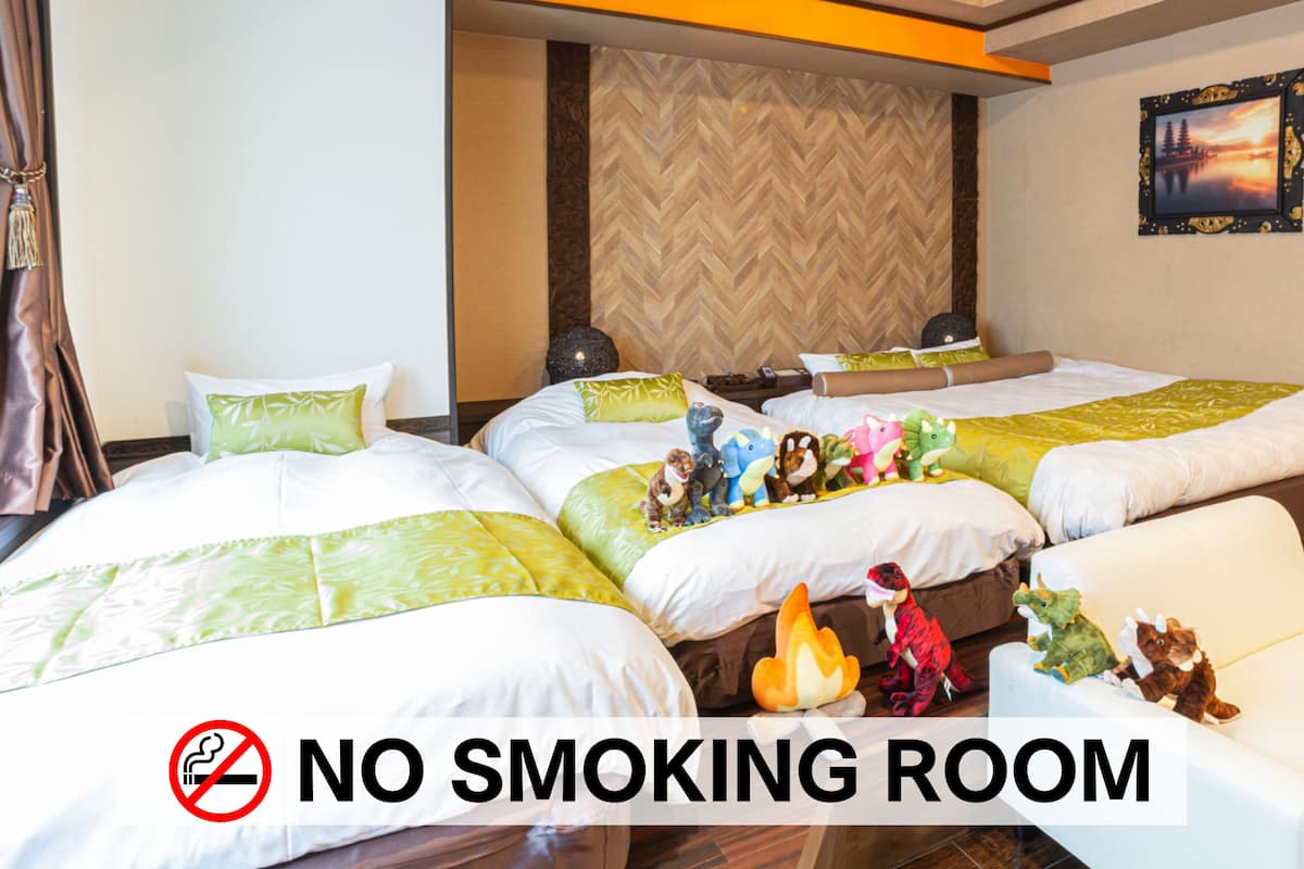 Down duvets, in-room safe, desk, blackout curtains