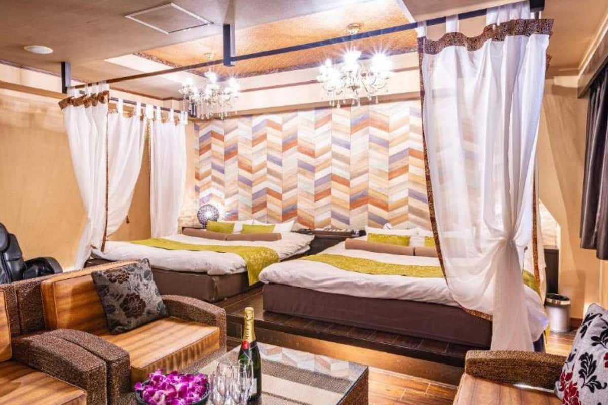 Superior Room | 1 bedroom, down comforters, in-room safe, desk