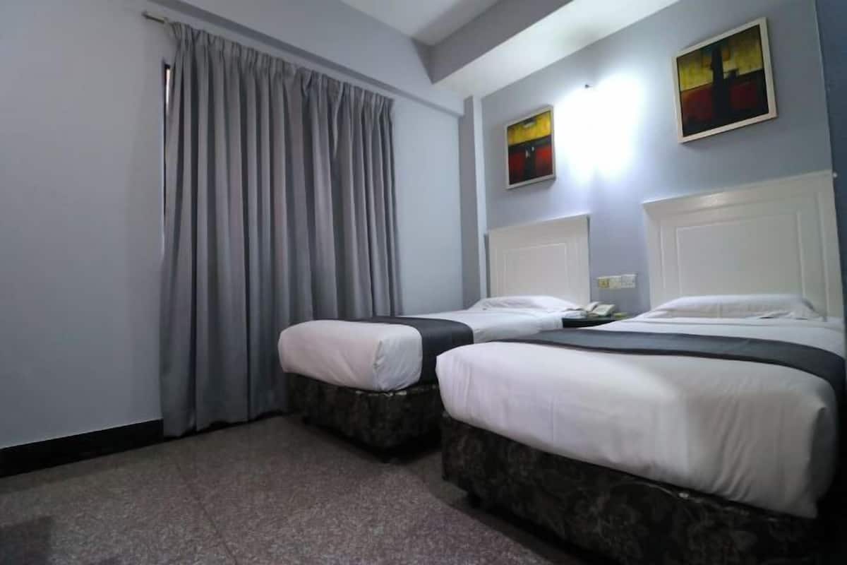 Meja, langsir/tirai gelap terus, seterika/papan seterika, Wi-fi percuma