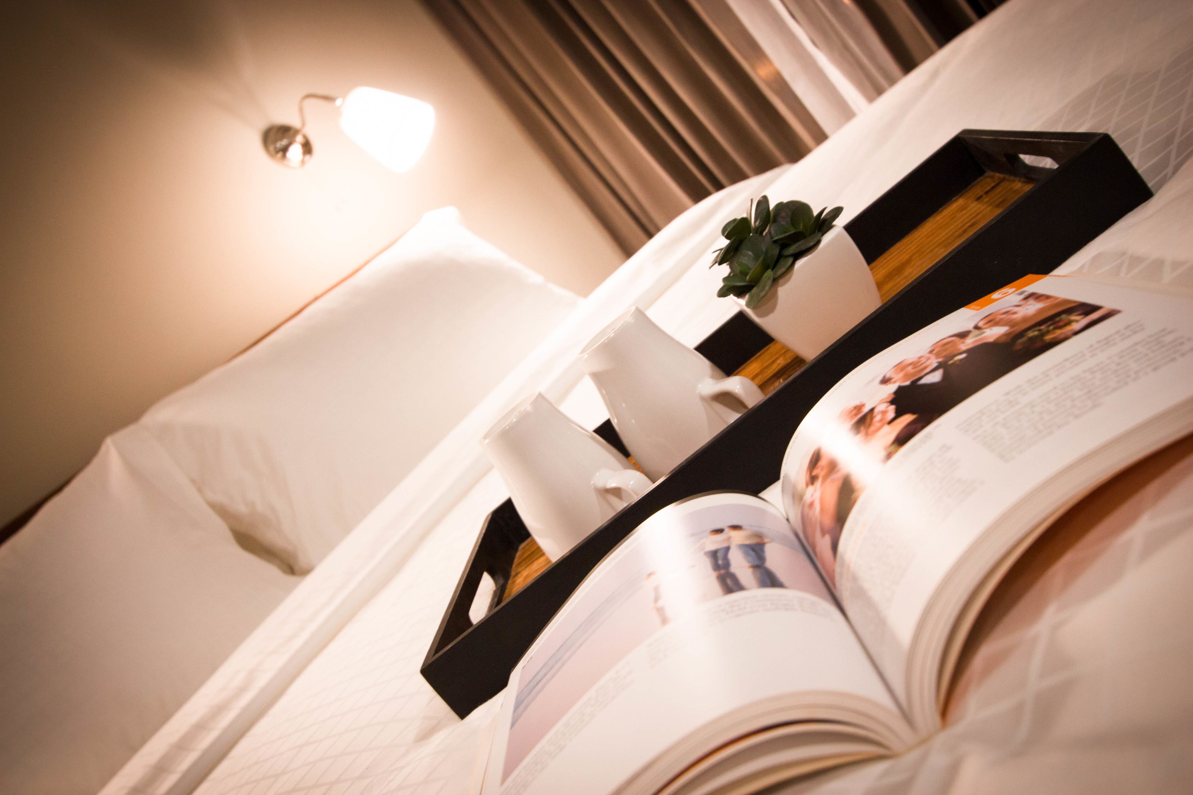 deluxe twin room, city view | hypo-allergenic bedding, in-room safe, desk, blackout curtains