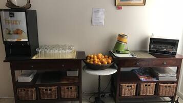 Daily continental breakfast (EUR 8.00 per person)
