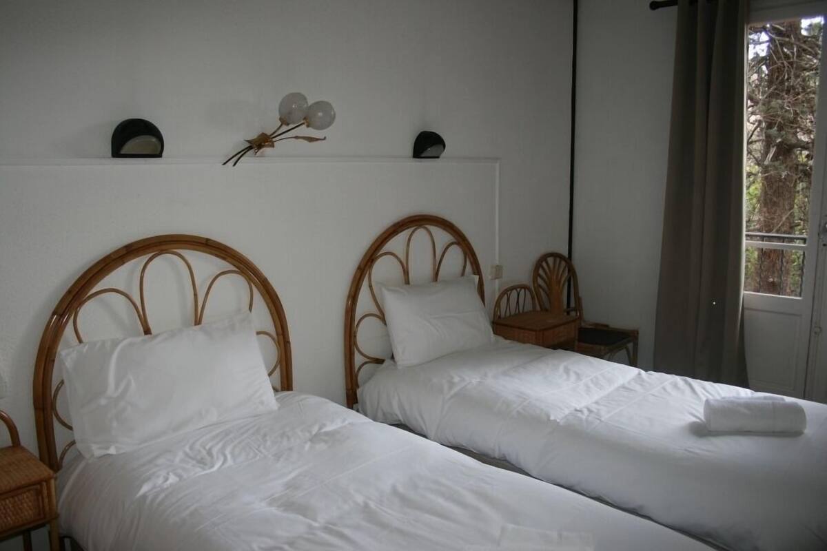 Double Room | Premium bedding, free WiFi, bed sheets