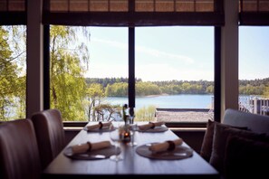 Breakfast, lunch and dinner served  - Van der Valk Naturresort Drewitz (Nossentiner Huette)