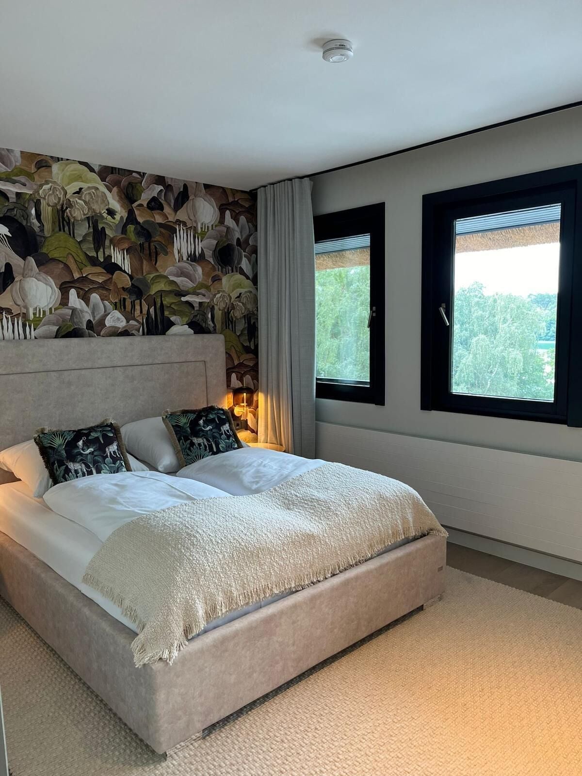 deluxe suite | 1 bedroom, in-room safe, individually decorated, individually furnished