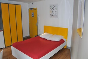 Chambre Double Économique, salle de bains commune