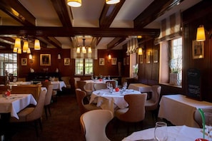 Lunch and dinner served, French cuisine