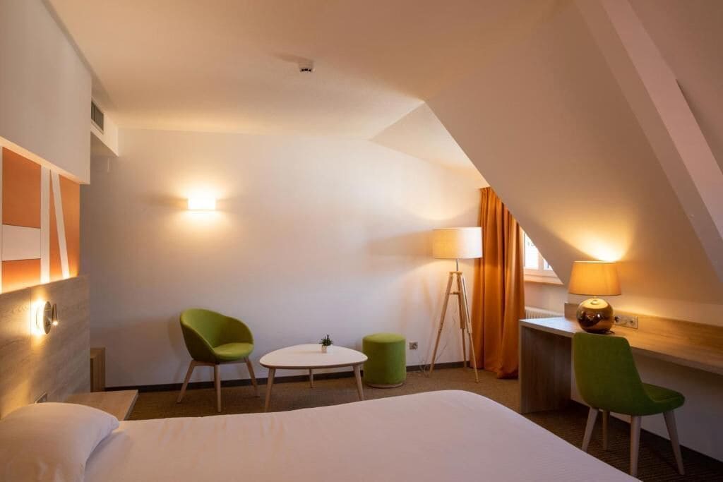 executive double or twin room | minibar, in-room safe, desk, laptop workspace