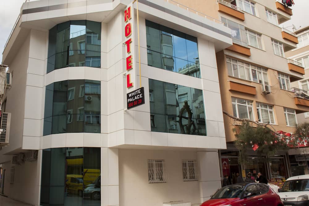 White Palace Hotel