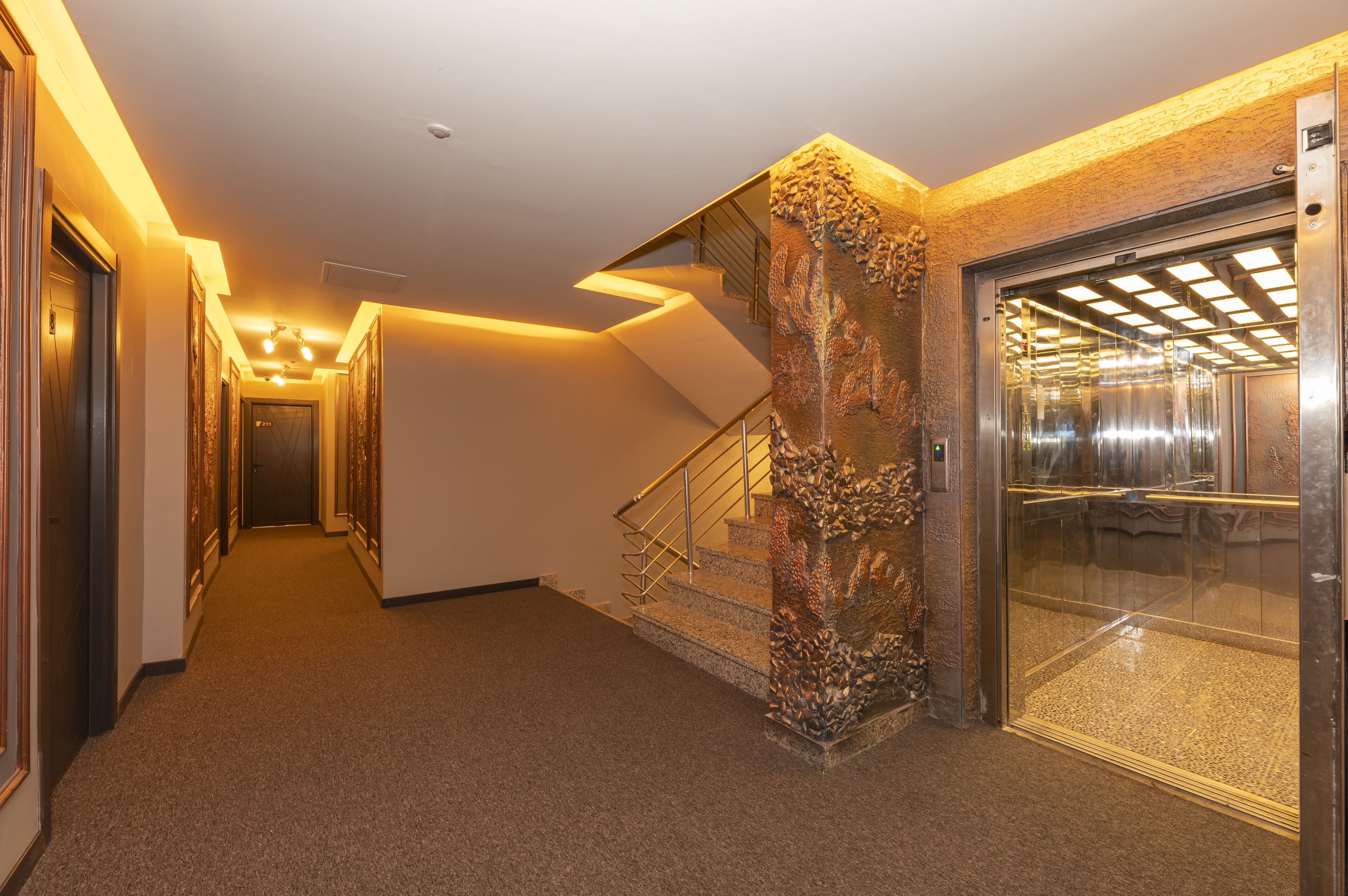 Photo - White Palace Hotel