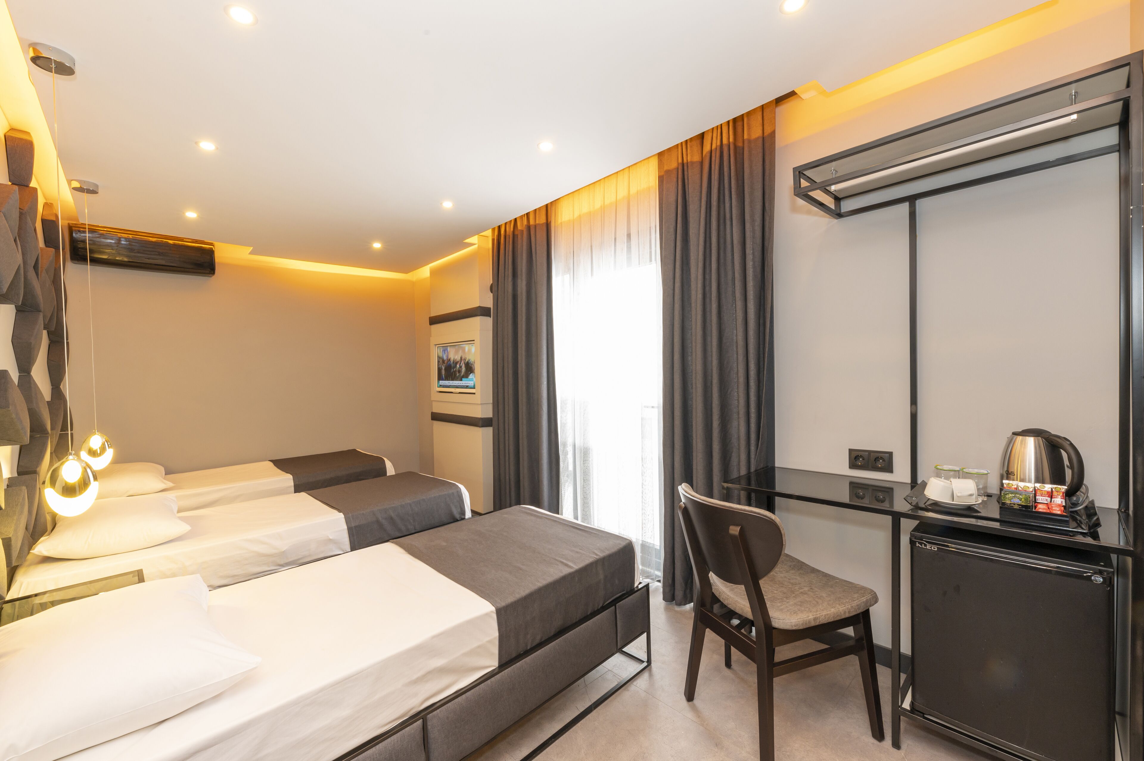 Photo - White Palace Hotel