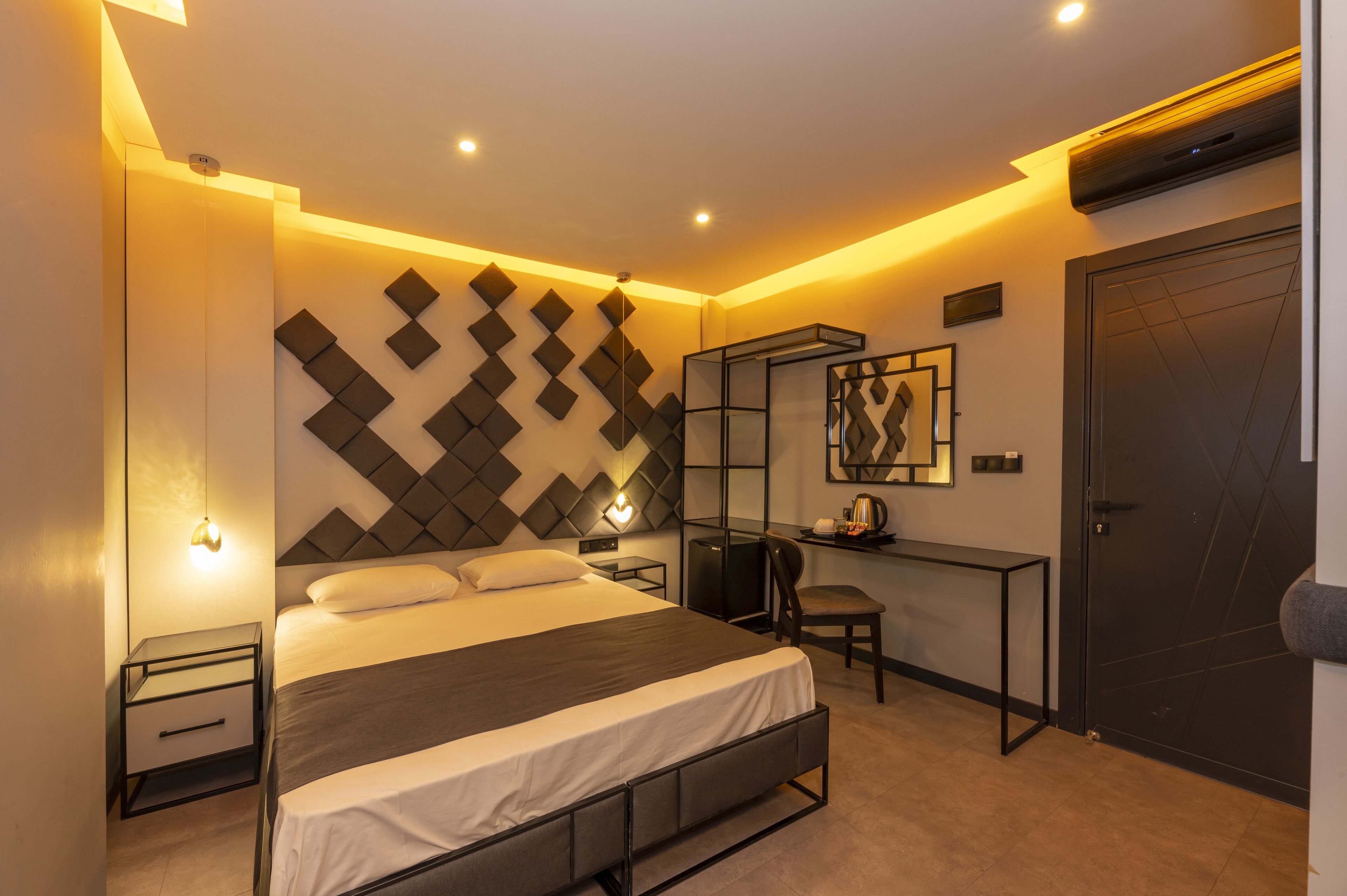 Photo - White Palace Hotel