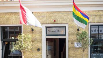 Fachada de la propiedad