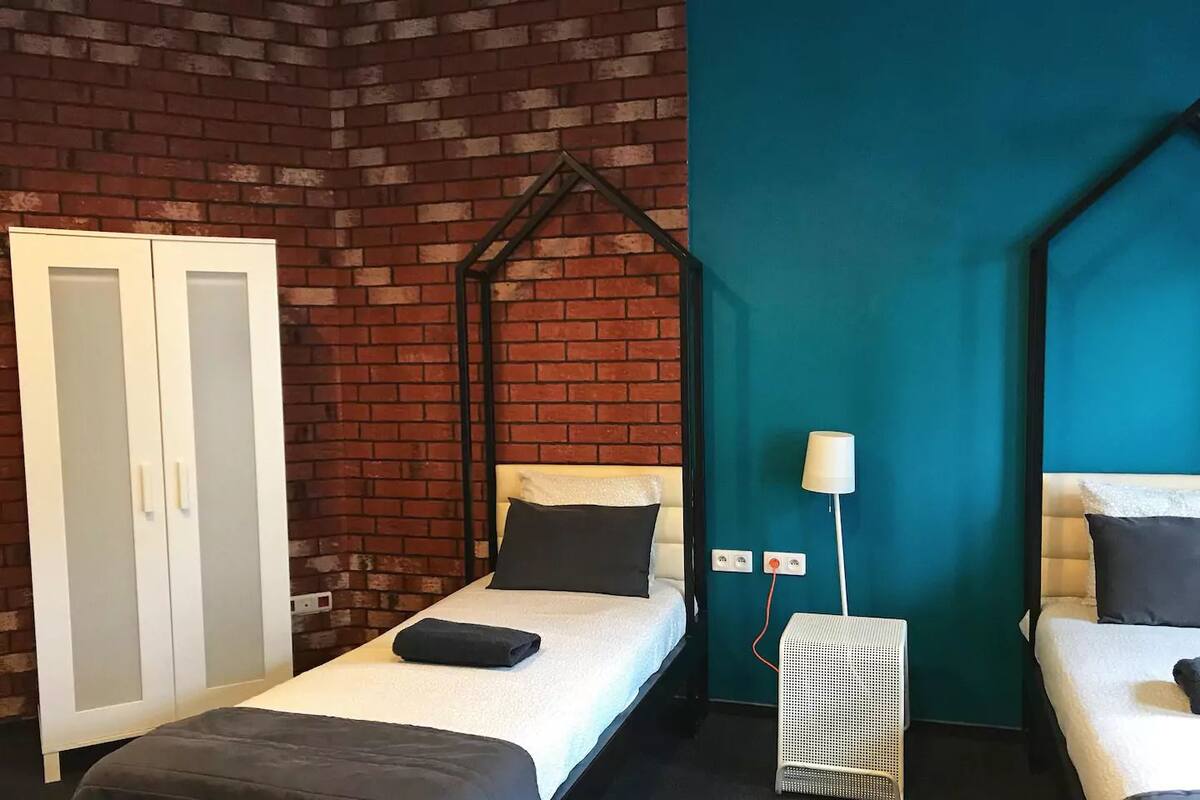Iron/ironing board, free WiFi, bed sheets
