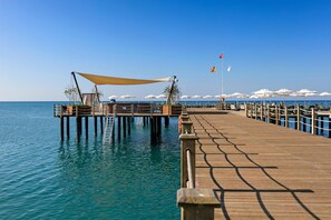 Private beach, beach cabanas, sun loungers, beach umbrellas - Xanadu Resort Hotel - High Class (Serik)