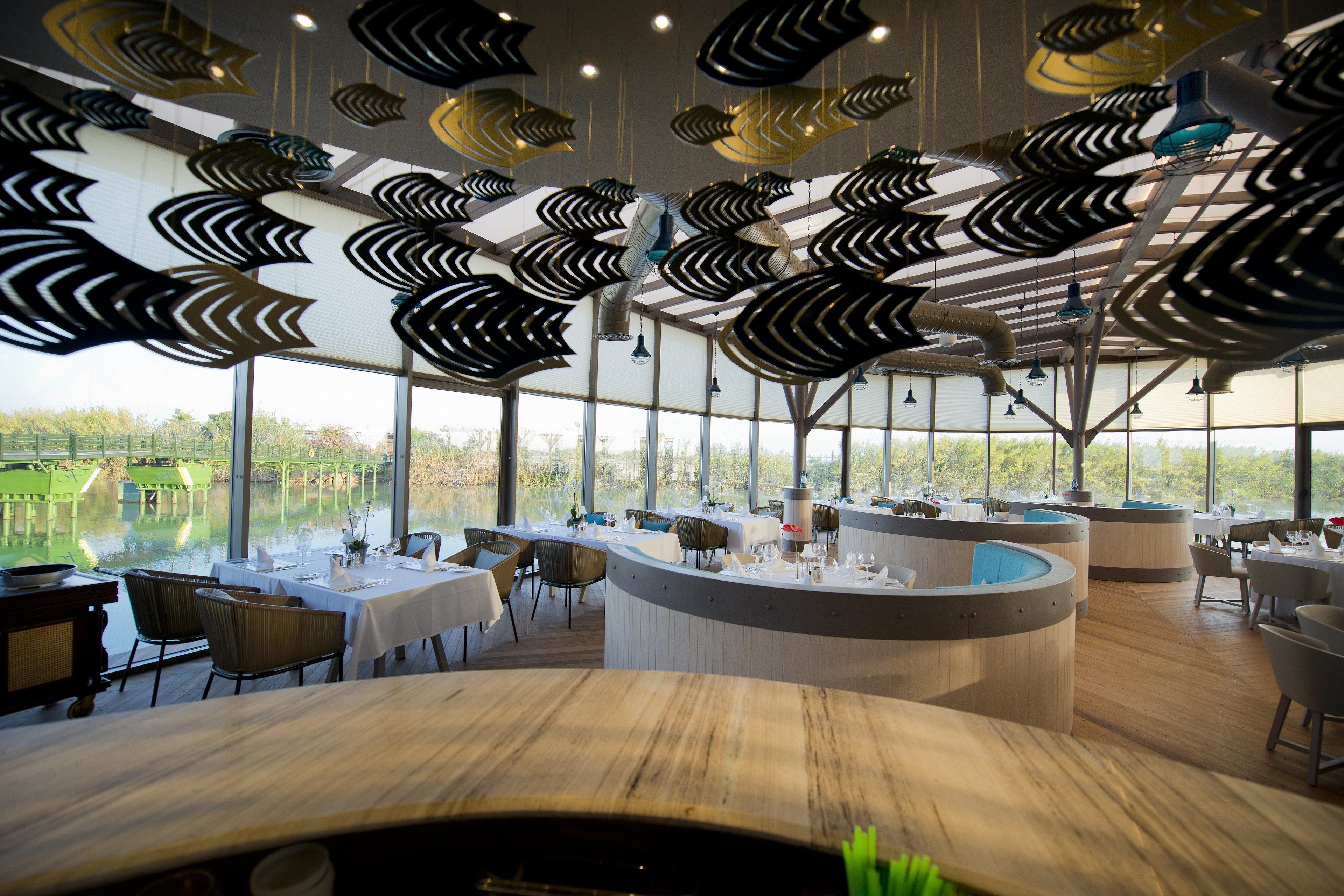 7 restaurants, breakfast, lunch, dinner served; chinese cuisine