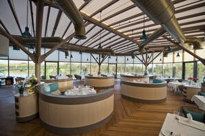 7 restaurants; breakfast, lunch, and dinner served - Xanadu Resort Hotel - High Class (Serik)