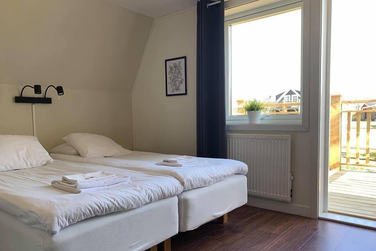 Family Room | Cribs (surcharge), WiFi (free), bed sheets
