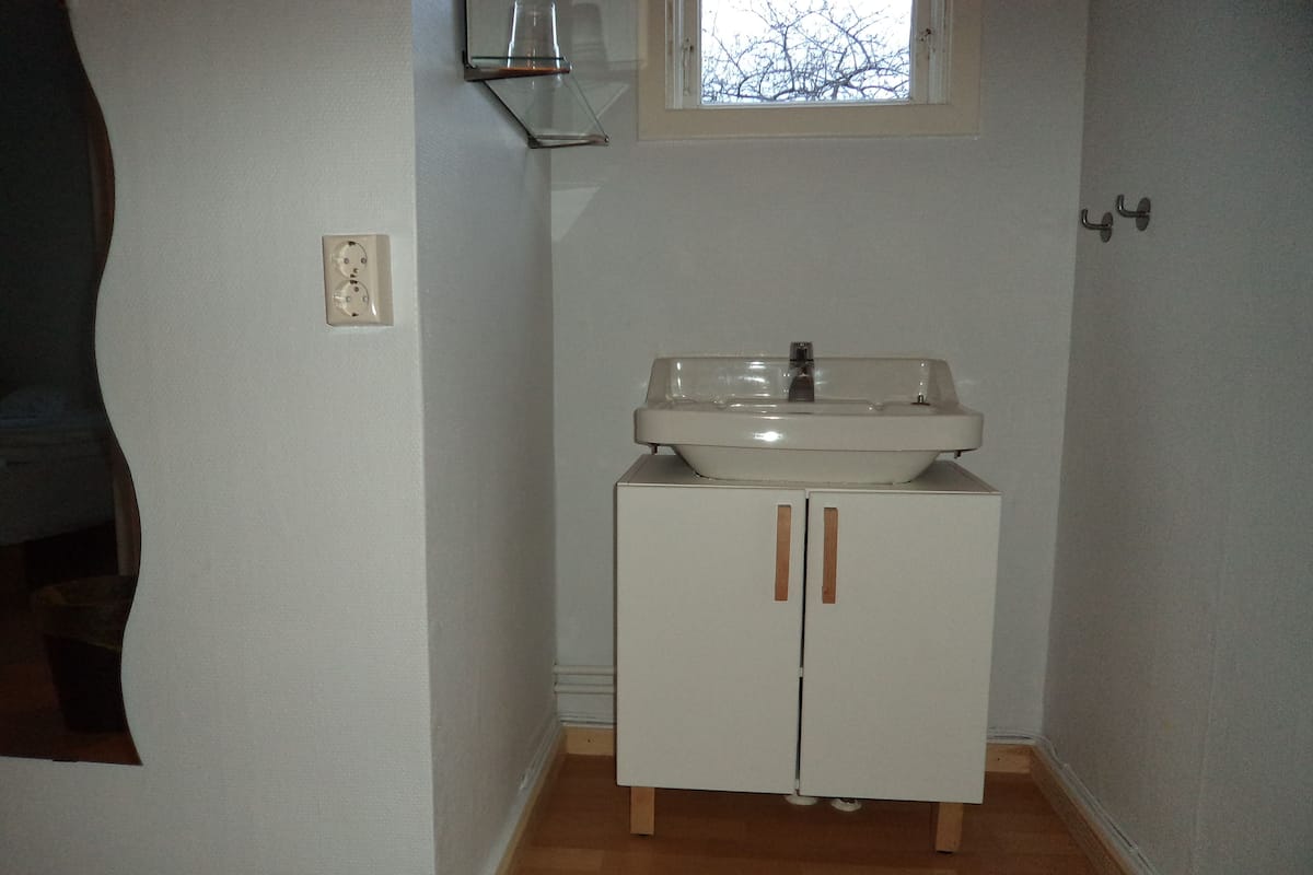 Cabaña familiar, baño compartido | Cunas, wifi gratis y ropa de cama