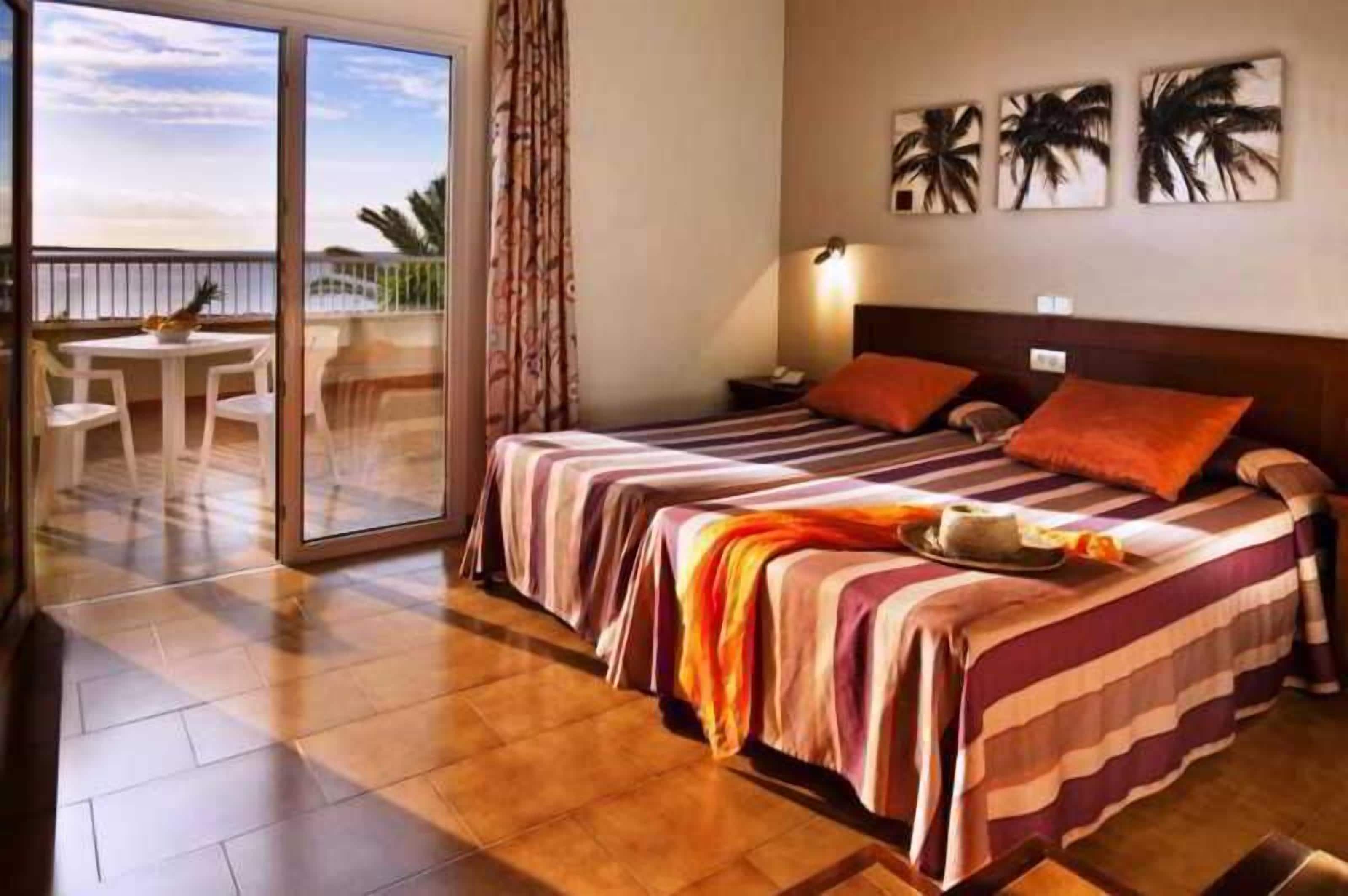 1 bedroom, in-room safe, desk, iron/ironing board