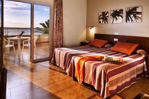 1 bedroom, cribs/infant beds, free wired internet