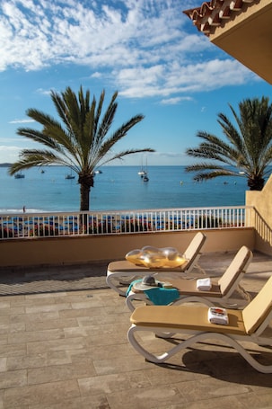 1 bedroom, in-room safe, desk, iron/ironing board