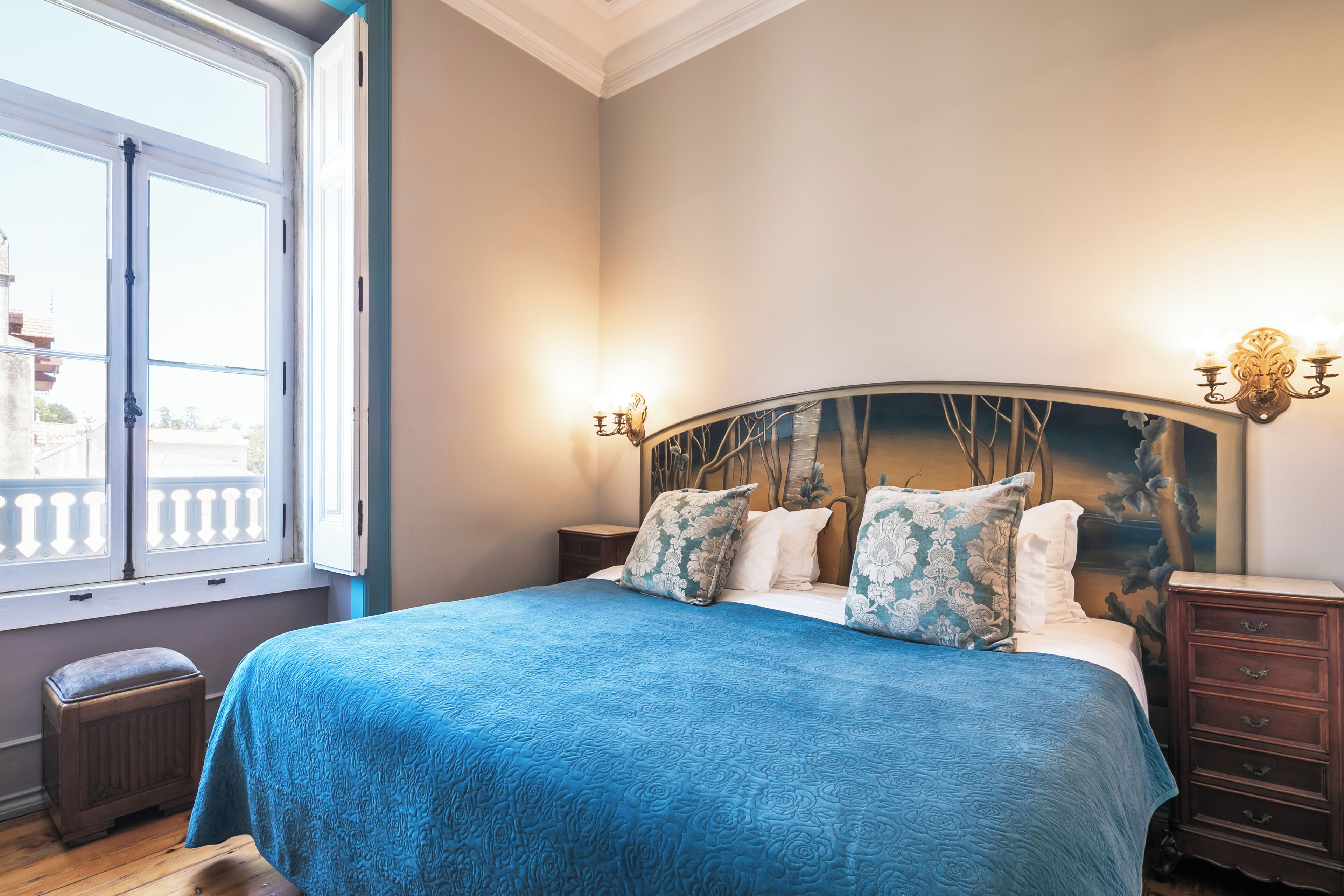 Suite | In-room safe, soundproofing, iron/ironing board (on request)